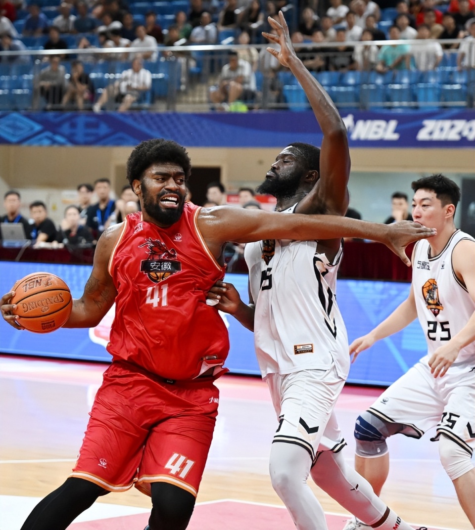 伍参加, VWyAA, 人十分意外